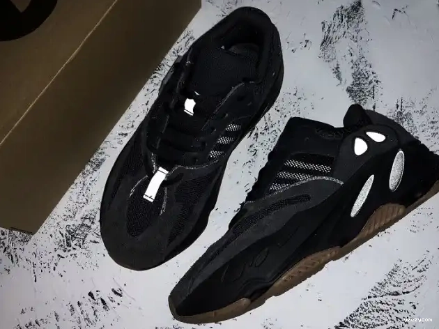 Boost Yeezy Black 700 FV5304 Adidas Utility 0510